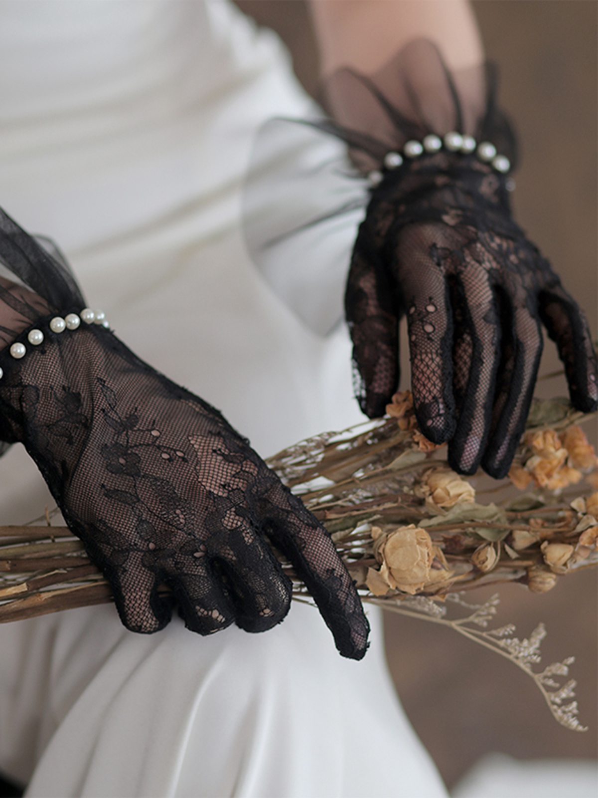 Pearl Sutured Chiffon Lace Gloves White, 4 of 5