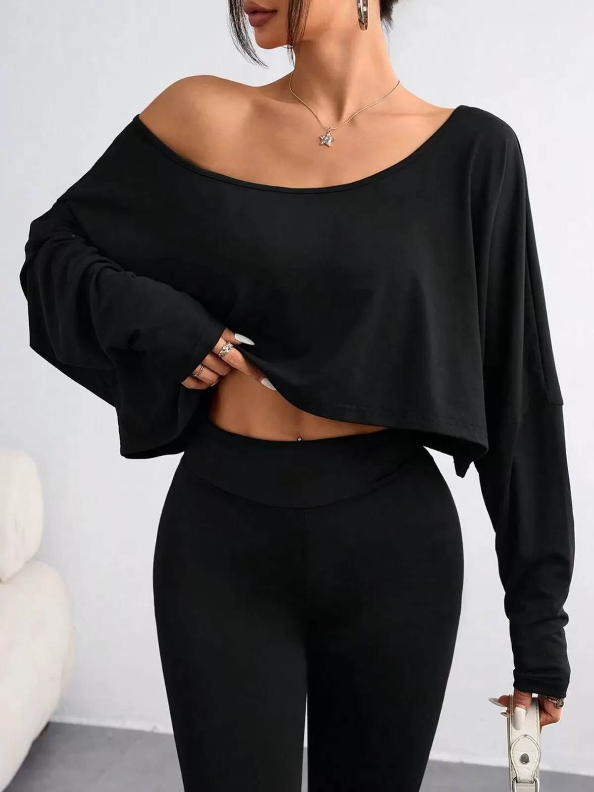 Solid Round Neck Drop Shoulder Casual Long Sleeve Crop T-shirt  for All Seasons, 3 of 5