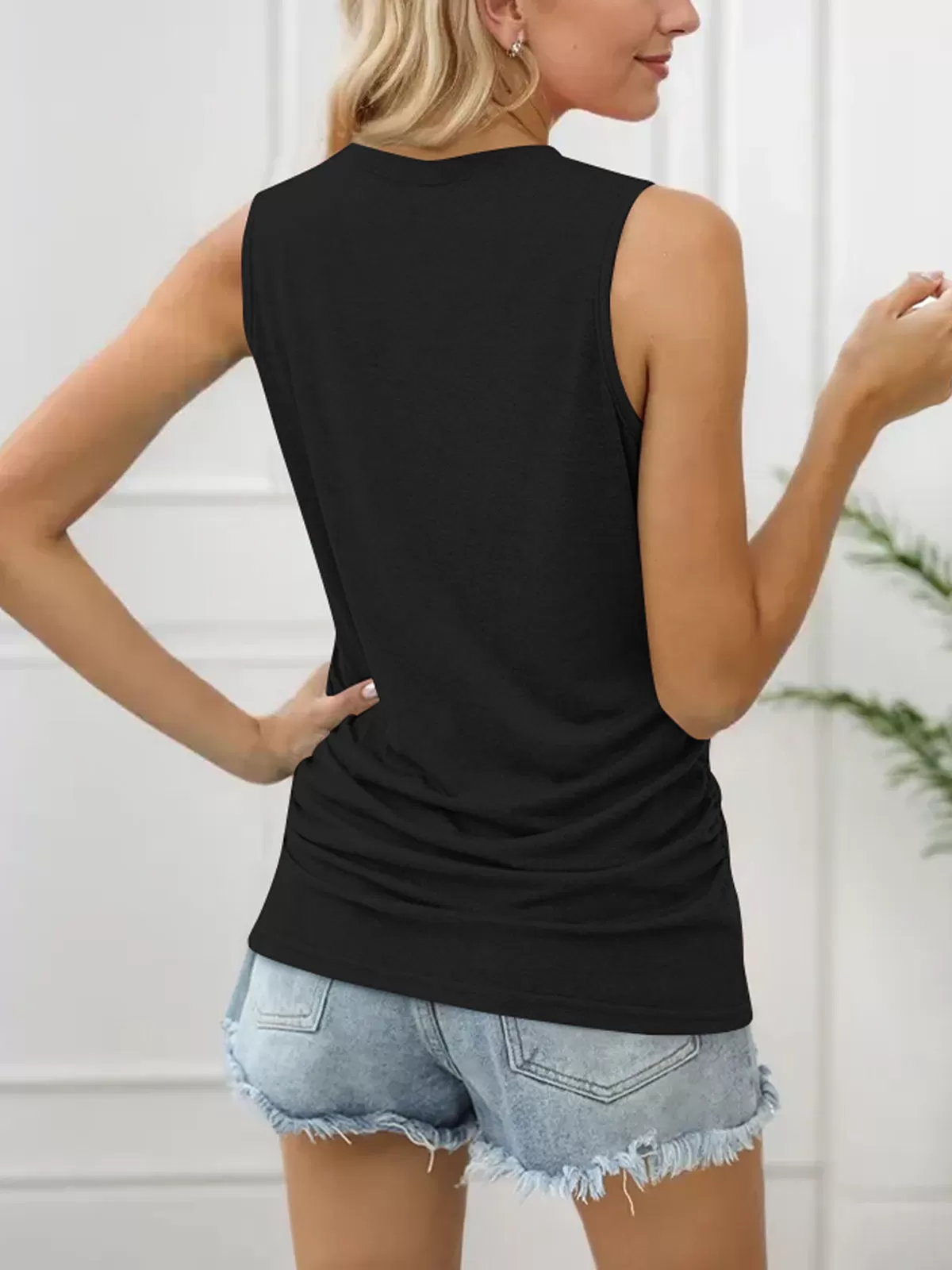 Solid Round Neck Ruched Tank, 2 of 6