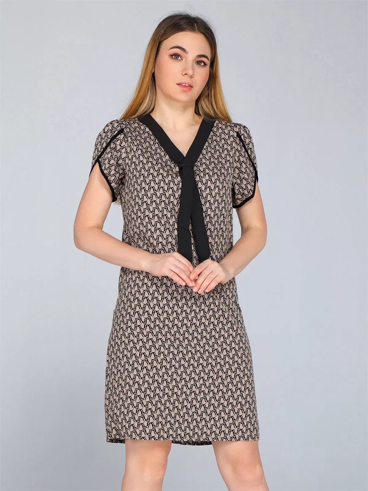 Geometric Lace-up V-neck Shift Dress, 3 of 5