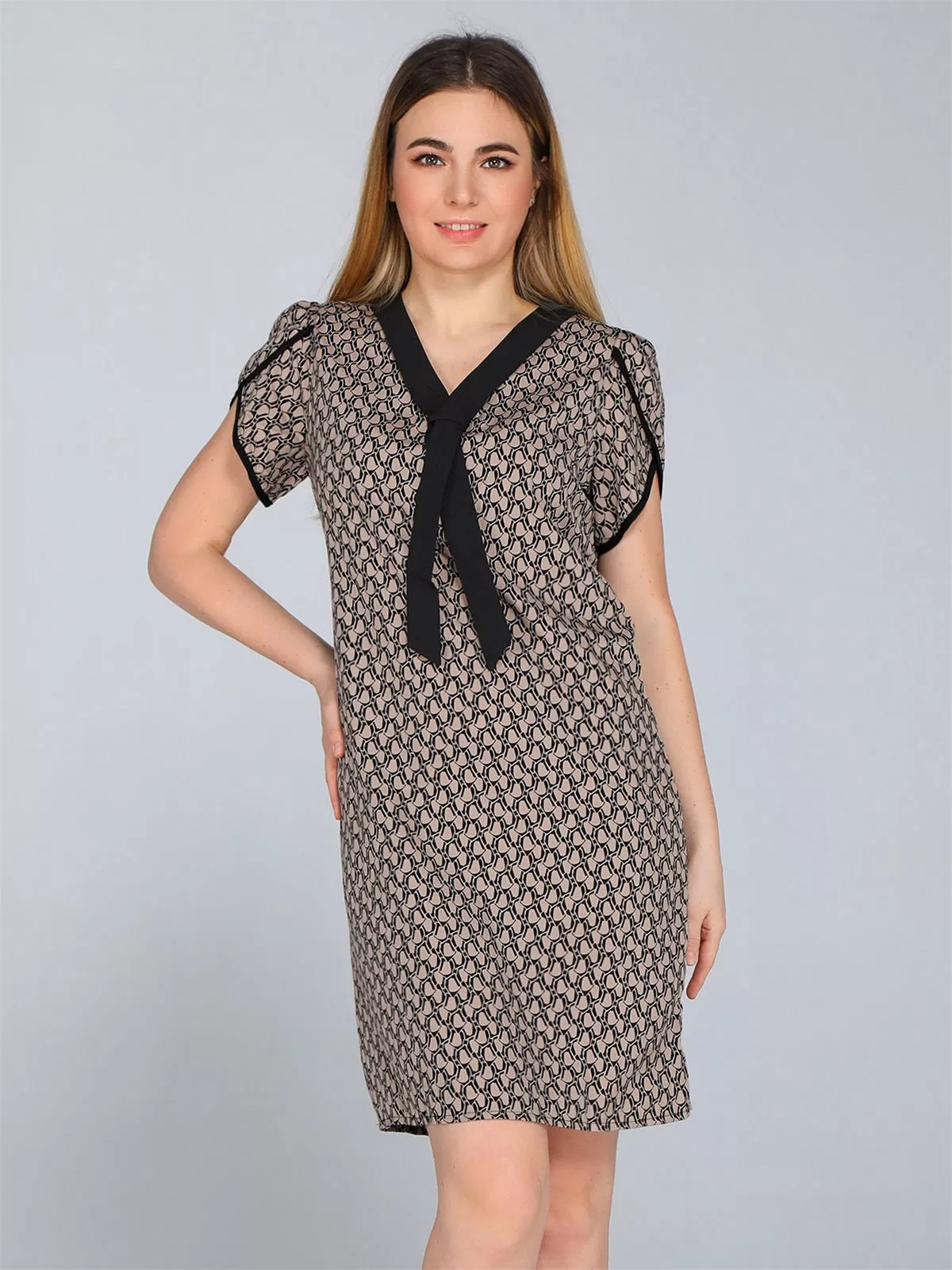 Geometric Lace-up V-neck Shift Dress, 4 of 5