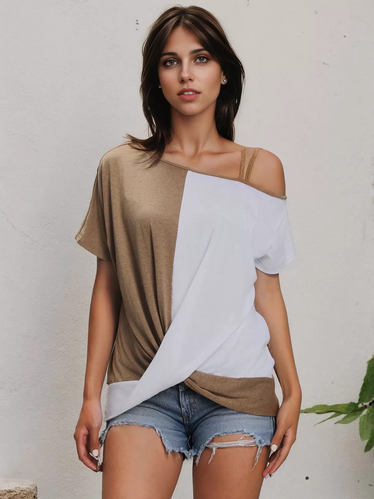 Colorblock Asymmetric Regular T-shirt, 6 of 6