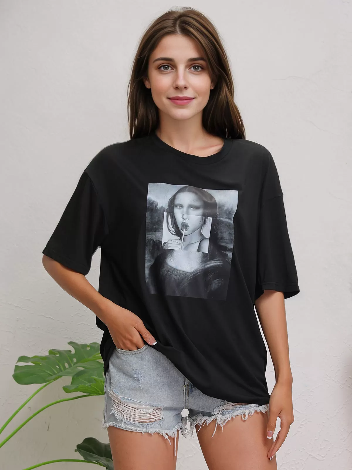 Mona Lisa Graphic Round Neck T-shirt, 5 of 5