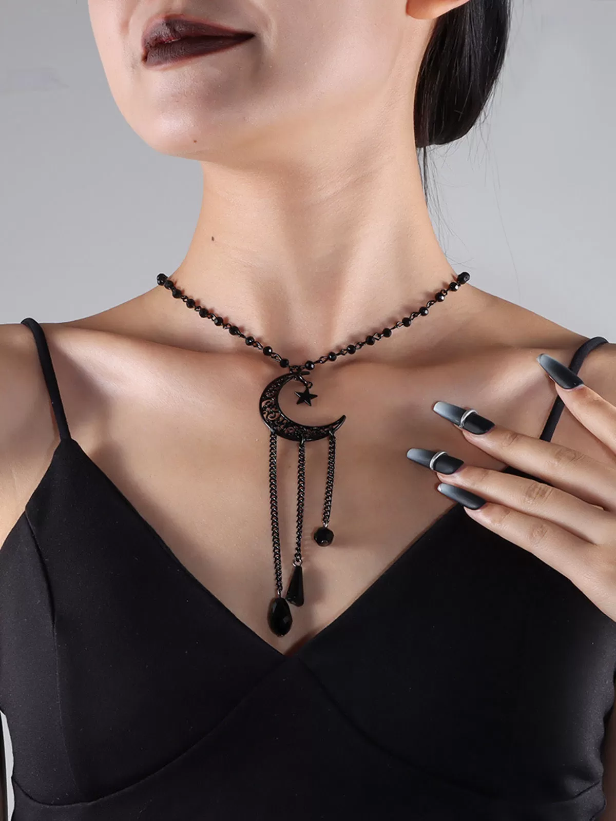 Halloween 1pc Hippie Fashionable Simple Moon Shaped Rhinestone Tassel Pendant Necklace, 1 of 9