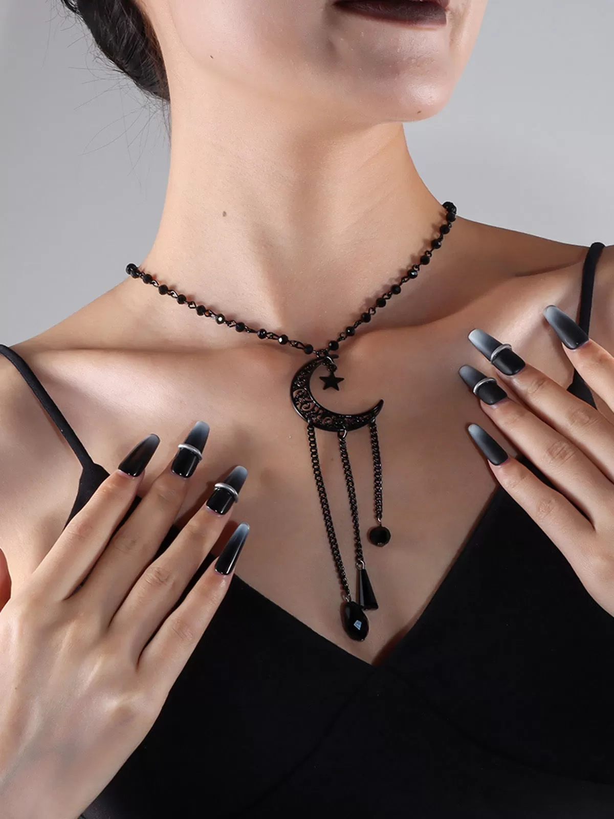 Halloween 1pc Hippie Fashionable Simple Moon Shaped Rhinestone Tassel Pendant Necklace, 3 of 9