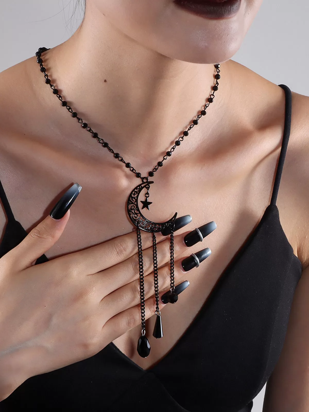 Halloween 1pc Hippie Fashionable Simple Moon Shaped Rhinestone Tassel Pendant Necklace, 4 of 9