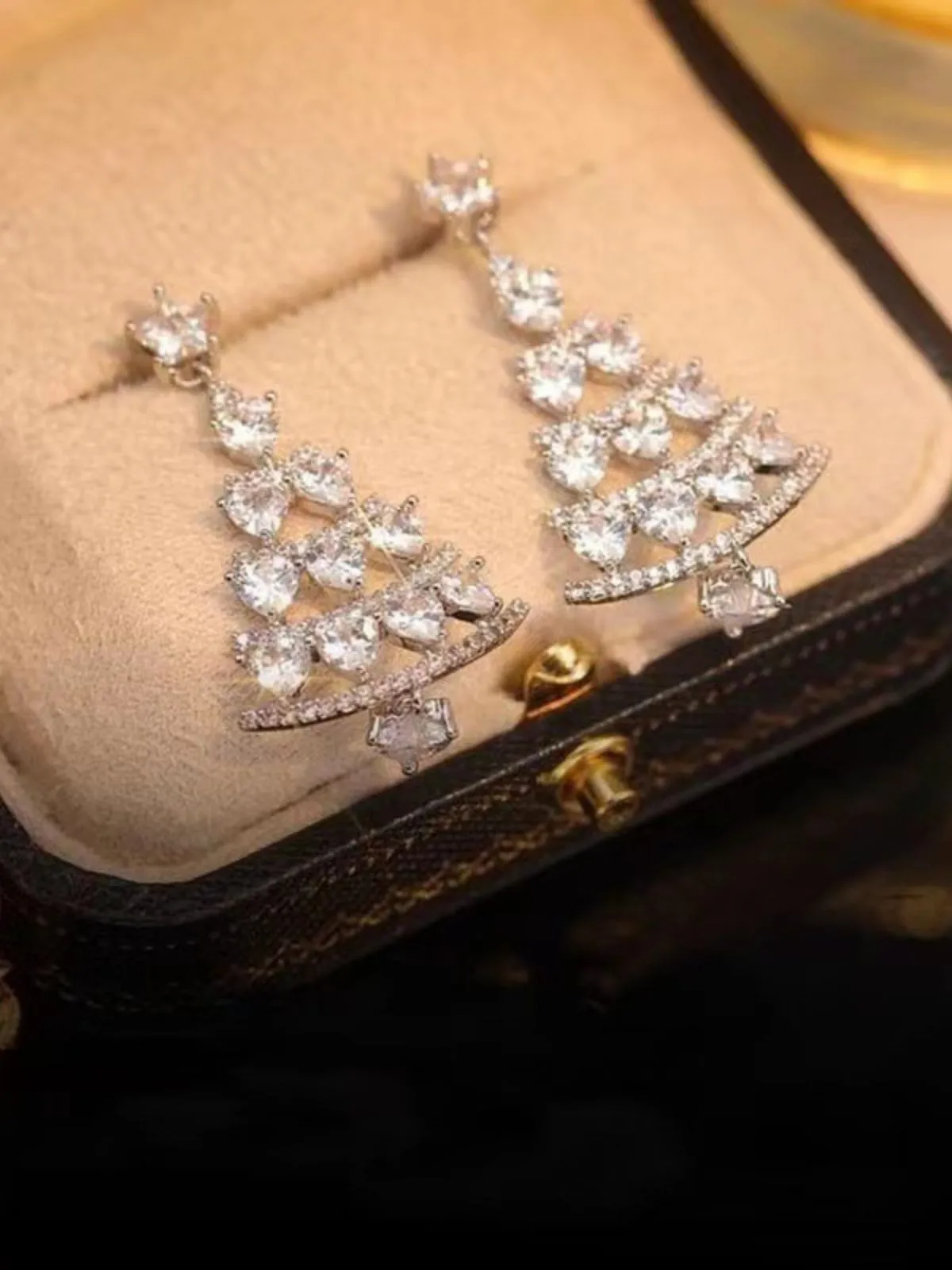 Christmas 1pc Christmas Tree Light Luxury High-end Long Tassel Earrings, 1 of 2