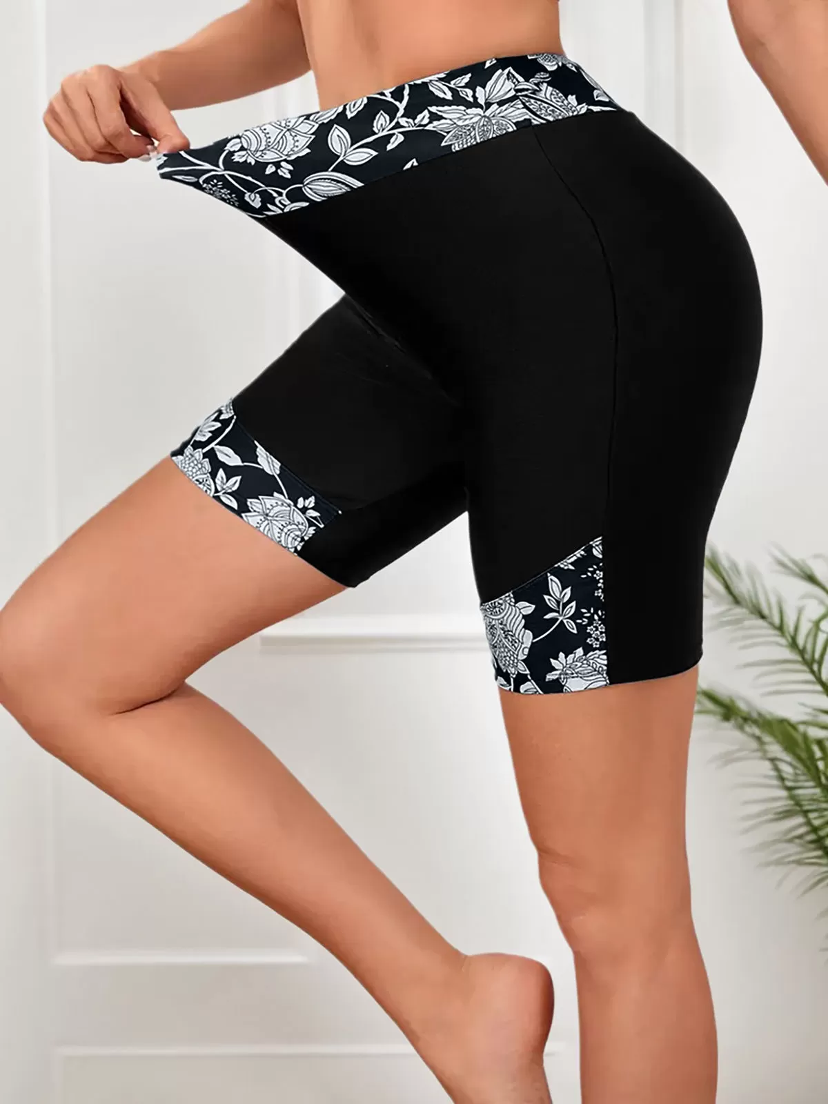 Floral Medium Rise Boardshorts, 3 of 4