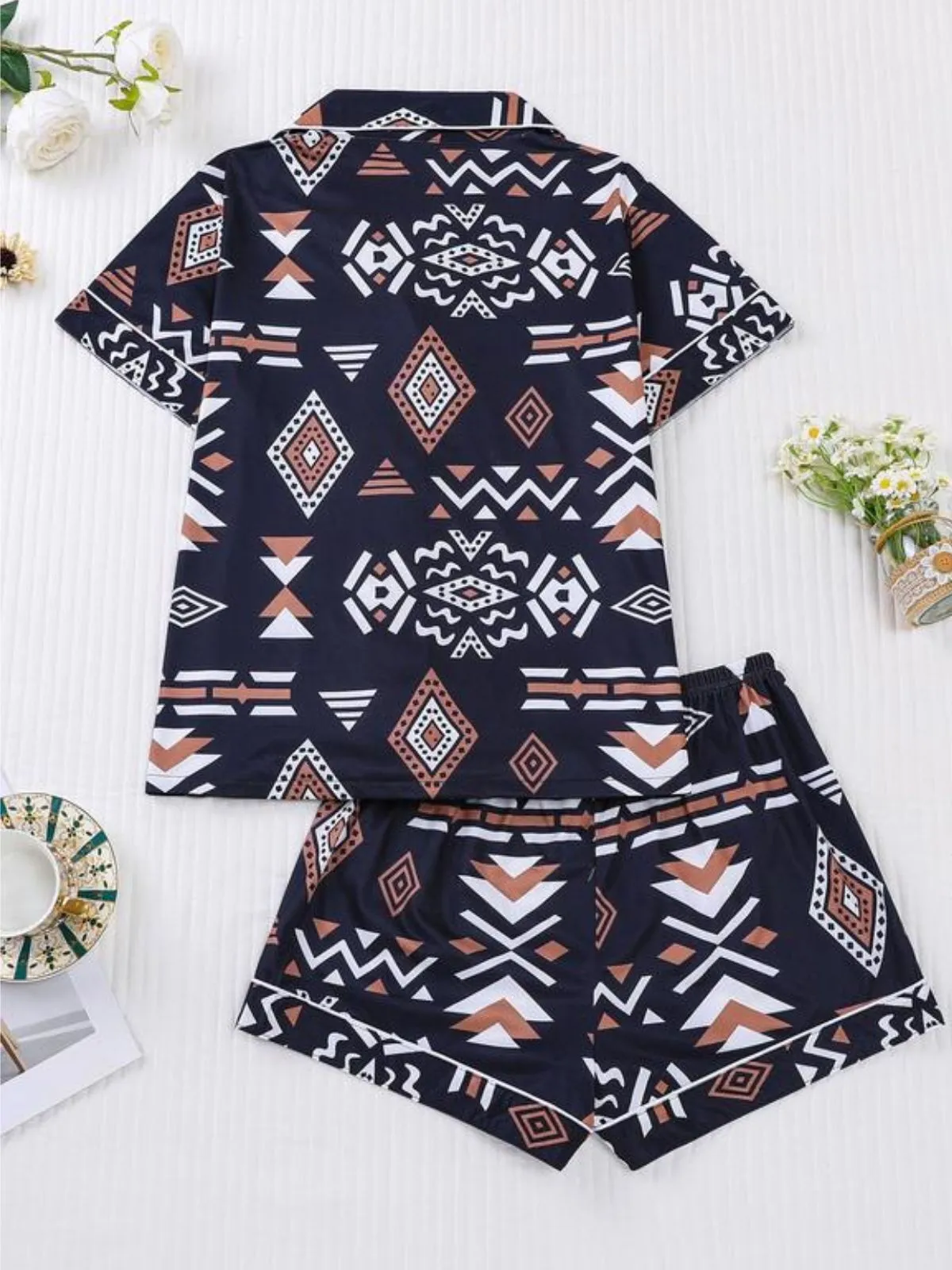 2pcs Casual Comfy Short Sleeve Button Geometric Pajama Shorts Set, 2 of 3